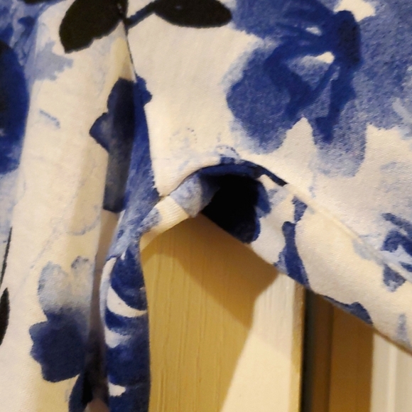 Lularoe Long Sleeve floral top - Picture 4 of 6